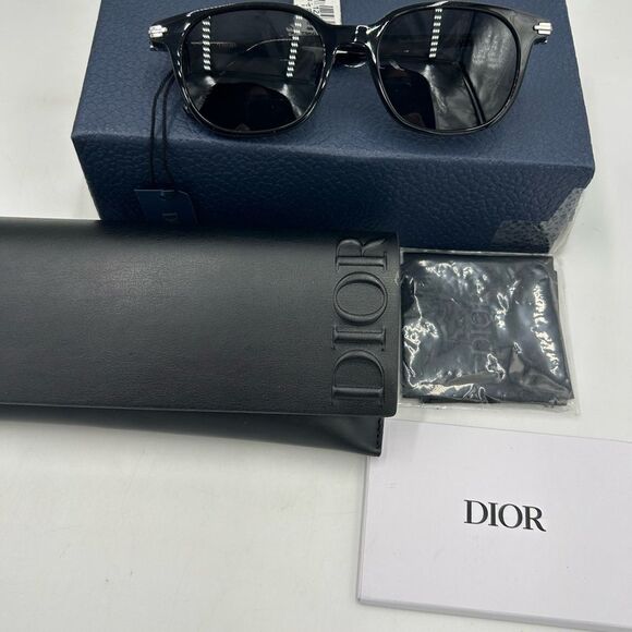 Unisex Dior black suit sunglasses made in Italy - Picture 4 of 9
